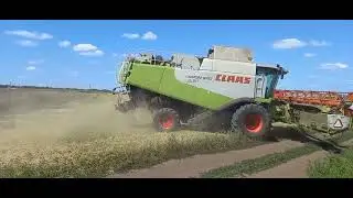 комбайн  CLAAS Lexion 570 Montana 2008  року випуску.