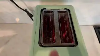 SEEDEEM Toaster 2 Slice, Stainless Steel Bread Toaster Color LCD Display, Removable Crumb Tray Revie
