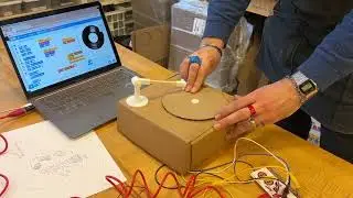 Wicked #MakeyMakey Turntable by Josh Burker