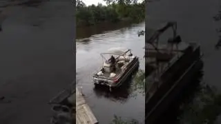 Keith Cormican & Bob Amundsen rescuing Pontoon