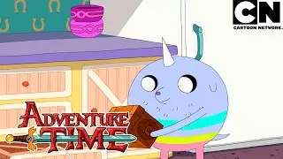 El hijo de Jake y Arcoíris se mete en problemas | Hora de Aventura LA | Cartoon Network