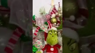 DIY Grinch Wreath! 😍 #grinchwreath #diygrinchwreath #decor