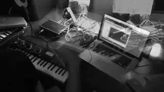 music producer studio - Female producer Shani making a beat in her home studio