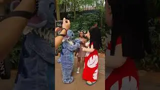 Lilo & Stitch meet and greet #lilostitch #stitchlover #disneyland @DisneyAUNZ