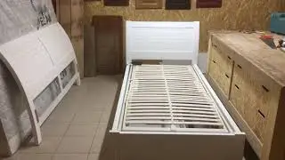 Кровать с максимальной комплектацией.
