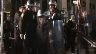 Occupy Wall Street Raid - Police Move In - 1:00am 15 Nov. 2011