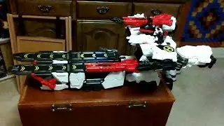 Transformers Generations Thrilling 30/IDW Titan Class Metroplex review part 4 of 5 carrier mode