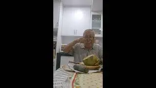 Kelapa muda memiliki segudang manfaat bagi kesihatan n kecantikan
