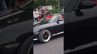 d&eacute;fil&eacute; de voiture ancienne au parc Roger Salengro a Nevers