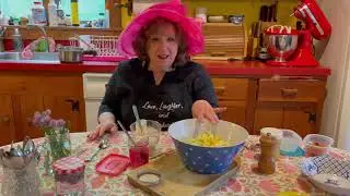 Tinky Makes Chive Blossom Vinegar and Uses It