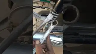 How to Splendor bs6 rear shock adjust//splendor back shocker height increase best trick#shortvideo