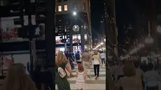 Walkingtour with #Queen #Delon on Wacker Drive & Michigan Ave. Friday night. #citywalk