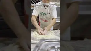 How I Stretch Pizza #deliciouspizza 👨&zwj;🍳🍕