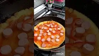 Очень быстрая пицца 🍕 🍕/Пицца на сковороде 😋#пиццаза5минут