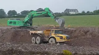Jons Liebherr 966 flat out loading 40 tonne adts!