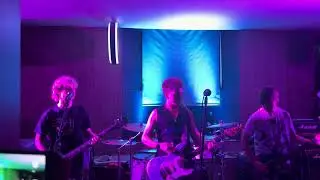 STAFF en directo en EIBAR BAR EZDOK ZAZOI 09 01 2026 &ldquo;Chinatown&rdquo;