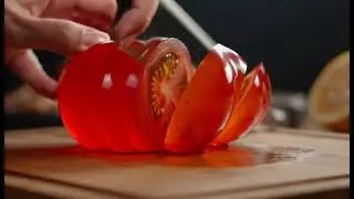 Реалистичное ультра 8K ASMR видео .Красный помидор