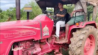 Village girl Driving Tractor - How to drive a Tractor - Tractor Driving