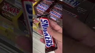 🌈🍫 Wow! Sickers! 🍫#snickers #chocolate #yummy #satisfying #shorts