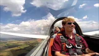 Glider Aerobatics with Buzzard attack!