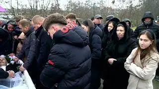 Înmormântare Apetri Iordachi-partea 2 Cimitir 🕊️ 🖤🤍