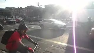 Bajo el imperio de mi acorde&oacute;n, saludo a la ciudad con gallard&iacute;a y honor