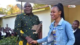 MKUU WA SHULE YA MBALIZI HIGH SCHOOL, AGAWA ZAWADI KWA WALIMU UPATIKANAJI WA MATOKEO MAZURI