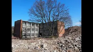 Begehung im n&ouml;rdlichen Kreuzbau der Grundschule K&ouml;nigstra&szlig;e-Struenseestra&szlig;e vor dem Abriss / 2020