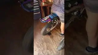 How to do a burnout on a dirtbike ! #dirtbikesarecool #dirtbike #moto