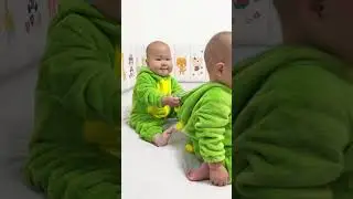 The Younger Brother Beat His Twin Brother And Cried #baby #brotherheart #cutebaby  #brothersbyheart
