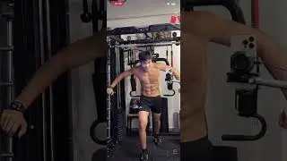 肌肉帅哥健身Fitness Training with a Muscular Male Model근육 남자 모델의 피트니스 루틴筋肉男子モデルのフィットネスルーティン2025.07.27