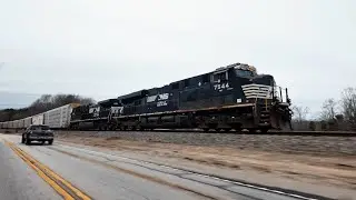 Cimentacc roller of ns 243 and 18D on the W-line,nice horn action,horn salute