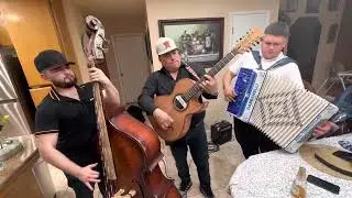 Media vida- Javieron Beltran ft. Abel Beltran y su Armada