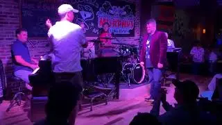 Proposing at Michael Murphy&rsquo;s piano bar