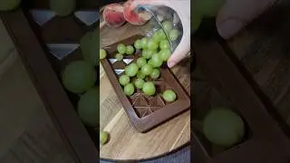 White grape matcha chocolate bark 🍇💚 (vegan & easy!)