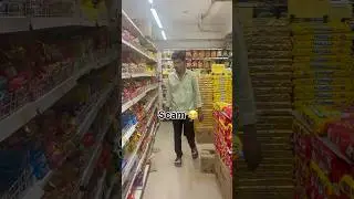 Cutest Scam in Mall 🤣😂 || #comedy #funny #youtubeshorts #shorts