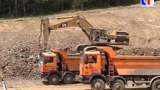 Caterpillar 365B LME & MAN Dump Trucks / A 6, Amberg - A 93, Germany, 27.07.2006.