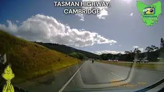 🏍️ DEATH WISH RIDER! Speeds Past on Tasman Highway at Cambridge 😱 CLOWN! 🤡