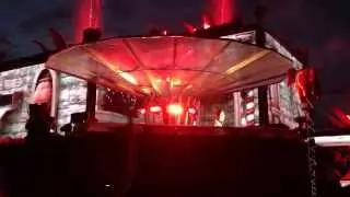 SKREAM playing Jack by Breach, Gez Uri Rebeef - TomorrowWorld 2013 Live