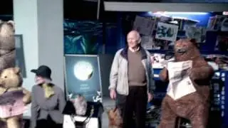 O2 advert - We're Better, Connected (dogs, frogs and teddy bears)
