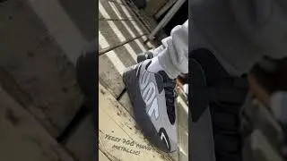 Yeezy 700 MNVN Metallic!
