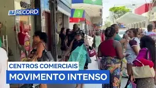 Movimento nos centros comerciais de Macaé (RJ) aumenta com a chegada do recesso