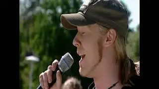 Stam1na & Trio Mäihä esittää biisin Lokista