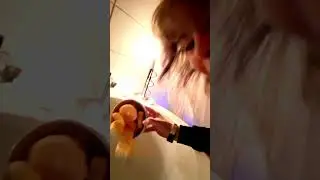 Seelenbad mit Kr&auml;uter, Orange, Salz und Kerze f&uuml;r Kl&auml;rung und Ruhe 🕯️🍊