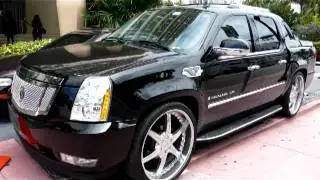 Amazing cars in Miami Beach !