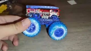Unboxing 2025 hotwheels monster trucks 1:64 scale ( 5 alarm team shark)