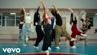 Nicole Obarzanek - Toxic