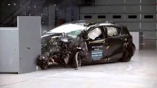 2015-2020 Toyota Prius c / Aqua (Hybrid) IIHS Small-Overlap Crash Test