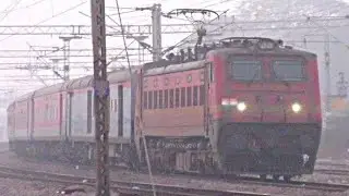 Fog Affected Trains Sampoorna Kranti Express heavily Delayed !!