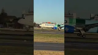 United Airlines Boeing 787 SAF livery landing on 27R